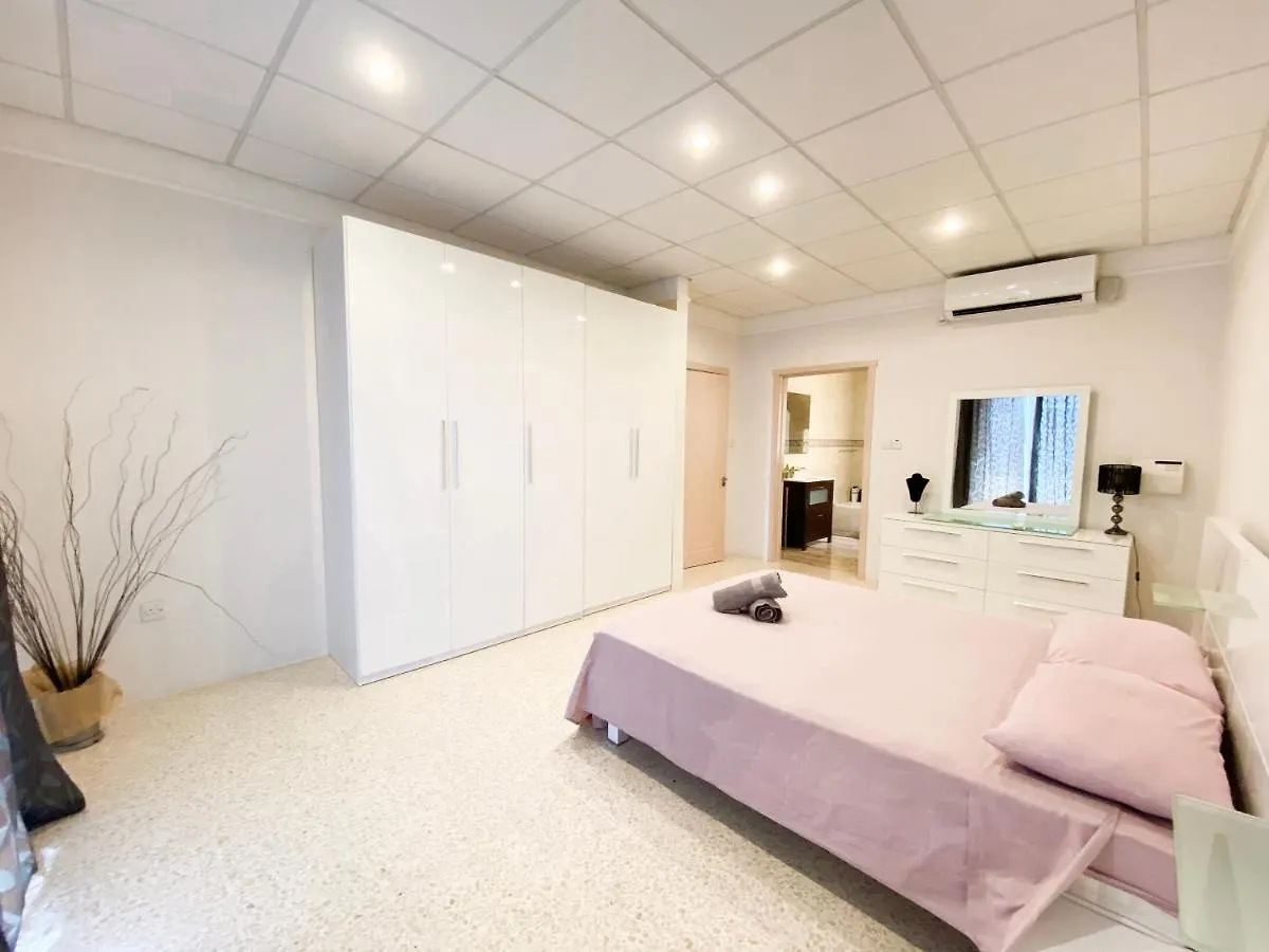 Holiday home Zen Villa With Pool And Gym Close To The Sea Pembroke